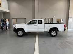 Used 2017  Toyota Tacoma Access Cab 6' Bed I4 4x4 &lpar;Natl&rpar; at J's Auto near Manchester&comma; IA