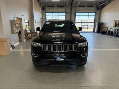 Used 2018  Jeep Grand Cherokee Laredo E 4x4 &ast;Ltd Avail&ast; at J's Auto near Manchester&comma; IA