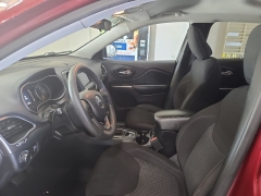 Used 2020  Jeep Cherokee Latitude FWD at J's Auto near Manchester&comma; IA