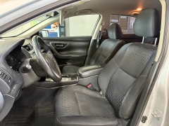 Used 2018  Nissan Altima 2&period;5 SV Sedan at J's Auto near Manchester&comma; IA