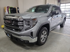 Used 2024  GMC Sierra 1500 4WD Crew Cab 147" SLT at J's Auto near Manchester&comma; IA