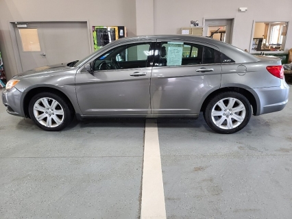 2013 Chrysler 200 Touring
