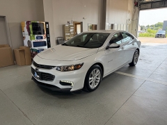 Used 2017  Chevrolet Malibu 4d Sedan LT at J's Auto near Manchester&comma; IA
