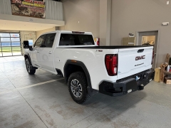 Used 2022  GMC Sierra 2500HD 4WD Crew Cab 159" SLE at J's Auto near Manchester&comma; IA