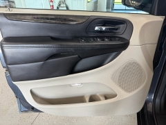 Used 2014  Dodge Grand Caravan 4dr Wgn SXT at J's Auto near Manchester&comma; IA