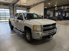 Used 2009  Chevrolet Silverado 2500HD 4WD Crew Cab 153" LT at J's Auto near Manchester&comma; IA