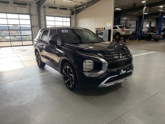 Used 2023  Mitsubishi Outlander SE FWD at J's Auto near Manchester&comma; IA