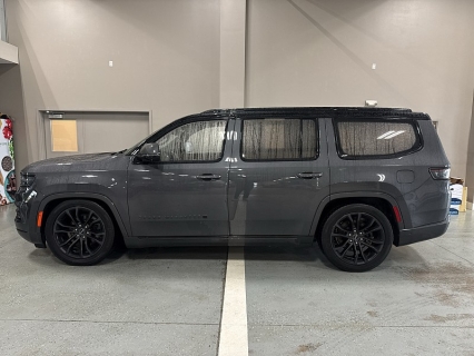 2022 Jeep Grand Wagoneer