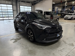 Used 2018  Toyota C-HR XLE FWD &lpar;Natl&rpar; at J's Auto near Manchester&comma; IA