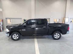 Used 2017  Ram 1500 SLT 4x4 Crew Cab 5'7" Box at J's Auto near Manchester&comma; IA