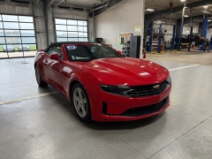 Used 2020  Chevrolet Camaro 2d Convertible 1LT Turbo at J's Auto near Manchester&comma; IA