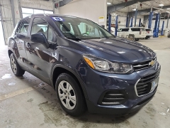 Used 2018  Chevrolet Trax 4d SUV FWD LS at J's Auto near Manchester&comma; IA
