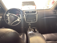 Used 2018  Nissan Altima 2&period;5 SR Sedan at J's Auto near Manchester&comma; IA