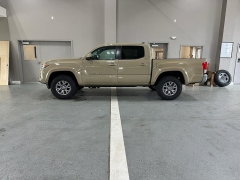 Used 2017 Toyota Tacoma 4WD Double Cab SR5 at J's Auto near Manchester, IA
