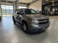 Used 2008  Chevrolet Avalanche 4WD Crew Cab 130" at J's Auto near Manchester&comma; IA