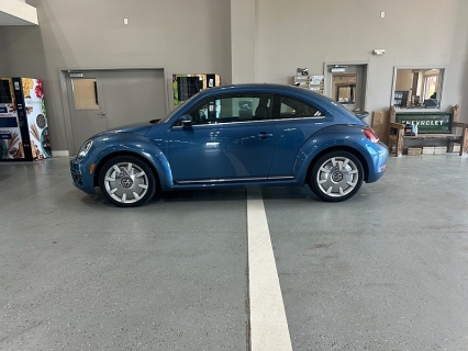 Used 2019 Volkswagen Beetle 2d Coupe 2.0T SE at J's Auto near Manchester, IA