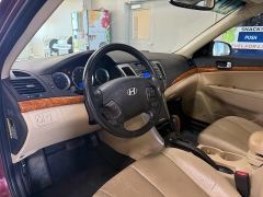 Used 2010  Hyundai Sonata 4dr Sdn I4 Auto Limited PZEV at J's Auto near Manchester&comma; IA
