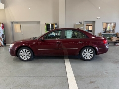 Used 2010  Hyundai Sonata 4dr Sdn I4 Auto Limited PZEV at J's Auto near Manchester&comma; IA