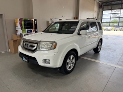 Used 2011  Honda Pilot 4d SUV 4WD EX-L w&sol;DVD at J's Auto near Manchester&comma; IA