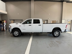  2022 Ram 2500 4WD Tradesman Crew Cab 8' Box at J's Auto near Manchester&comma; IA