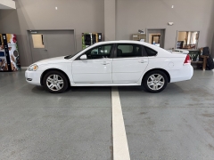 Used 2014  Chevrolet Impala Limited 4d Sedan LT at J's Auto near Manchester&comma; IA