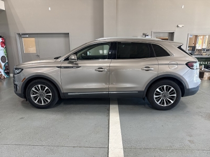 2019 Lincoln Nautilus Select