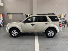 Used 2010  Ford Escape 4d SUV 4WD XLT at J's Auto near Manchester&comma; IA