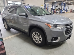 Used 2018  Chevrolet Traverse 4d SUV FWD LT Cloth w&sol;1LT at J's Auto near Manchester&comma; IA