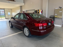 Used 2010  Hyundai Sonata 4dr Sdn I4 Auto Limited PZEV at J's Auto near Manchester&comma; IA