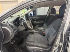 Used 2017  Nissan Altima 2&period;5 SV Sedan at J's Auto near Manchester&comma; IA