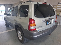 Used 2003  Mazda Tribute 4d SUV 4WD ES at J's Auto near Manchester&comma; IA