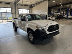 Used 2017  Toyota Tacoma Access Cab 6' Bed I4 4x4 &lpar;Natl&rpar; at J's Auto near Manchester&comma; IA