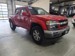 Used 2011  Chevrolet Colorado 4WD Crew Cab LT2 at J's Auto near Manchester, IA