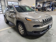 Used 2017  Jeep Cherokee Limited 4x4 at J's Auto near Manchester&comma; IA