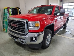 Used 2016  GMC Sierra 2500HD 4WD Crew Cab 153&period;7" SLT at J's Auto near Manchester&comma; IA