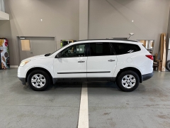  2009 Chevrolet Traverse 4d SUV FWD LS at J's Auto near Manchester&comma; IA