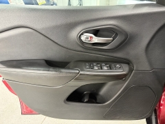 Used 2015  Jeep Cherokee 4d SUV 4WD Limited at J's Auto near Manchester&comma; IA