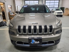 Used 2017  Jeep Cherokee Limited 4x4 at J's Auto near Manchester&comma; IA