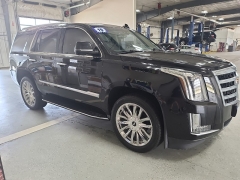 Used 2019  Cadillac Escalade 4d SUV 4WD Luxury at J's Auto near Manchester&comma; IA