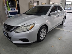 Used 2016  Nissan Altima 4dr Sdn I4 2.5 at J's Auto near Manchester, IA