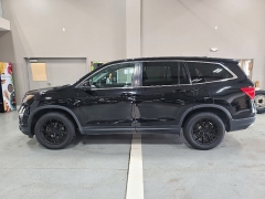  2017 Honda Pilot 4d SUV AWD EX-L w&sol;Honda Sensing at J's Auto near Manchester&comma; IA