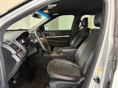 Used 2019  Ford Explorer 4d SUV FWD XLT Ecoboost at J's Auto near Manchester&comma; IA