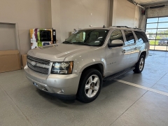 Used 2007  Chevrolet Suburban 4WD 4dr 1500 LTZ at J's Auto near Manchester&comma; IA