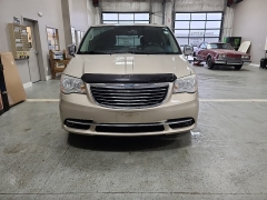 Used 2014  Chrysler Town & Country 4dr Wgn Touring-L 30th Anniversary at J's Auto near Manchester&comma; IA