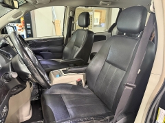 Used 2014  Chrysler Town & Country 4dr Wgn Touring-L at J's Auto near Manchester&comma; IA