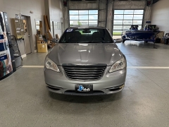 Used 2013  Chrysler 200 4d Sedan Touring at J's Auto near Manchester&comma; IA
