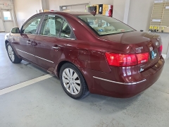 Used 2010  Hyundai Sonata 4dr Sdn I4 Auto Limited PZEV at J's Auto near Manchester&comma; IA
