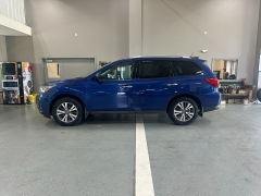 Used 2017 Nissan Pathfinder 4d SUV 4WD Platinum at J's Auto near Manchester, IA