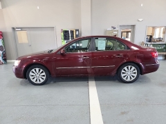 Used 2010  Hyundai Sonata 4dr Sdn I4 Auto Limited PZEV at J's Auto near Manchester&comma; IA