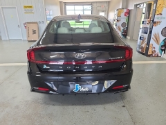 Used 2022  Hyundai Sonata Limited 1&period;6T at J's Auto near Manchester&comma; IA